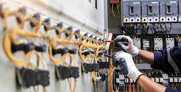 Professional Electrician technician working in Orosi, CA